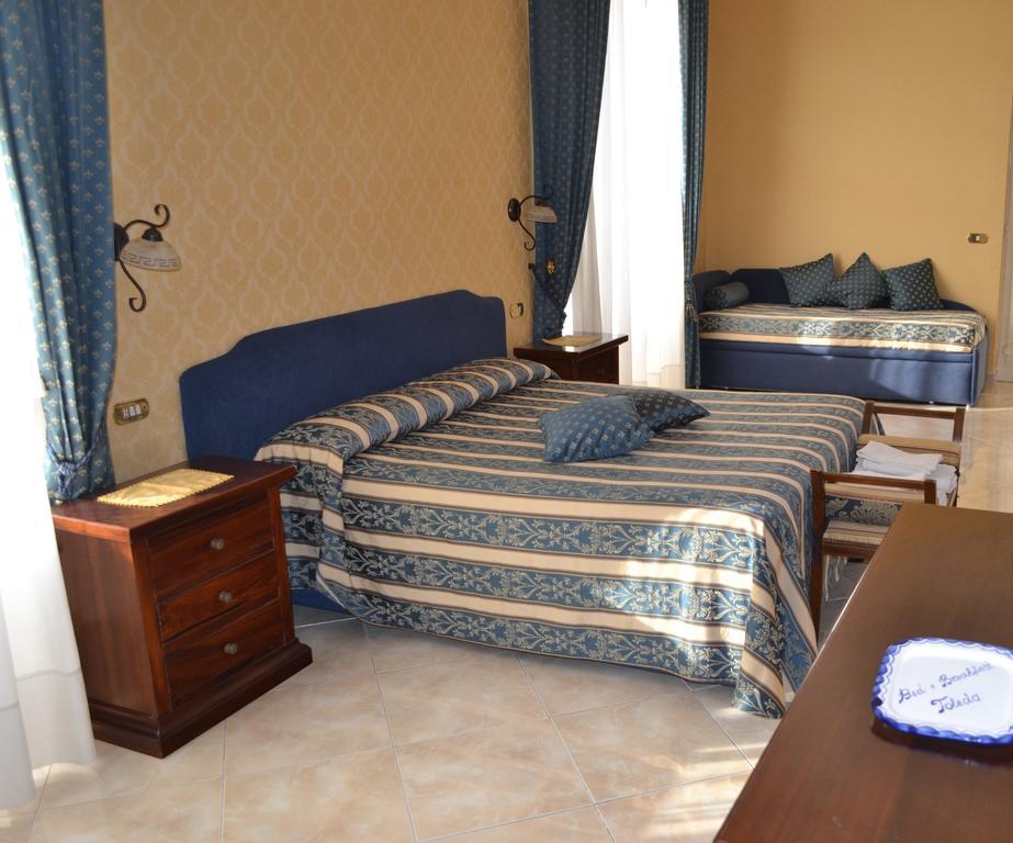 Toledo Bed & Breakfast เนเปิลส์ ภายนอก รูปภาพ