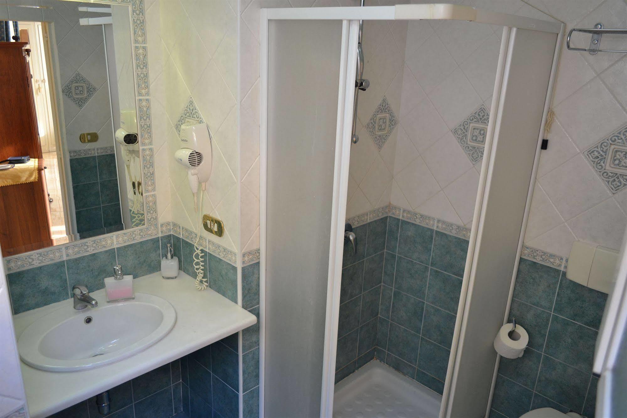 Toledo Bed & Breakfast เนเปิลส์ ภายนอก รูปภาพ